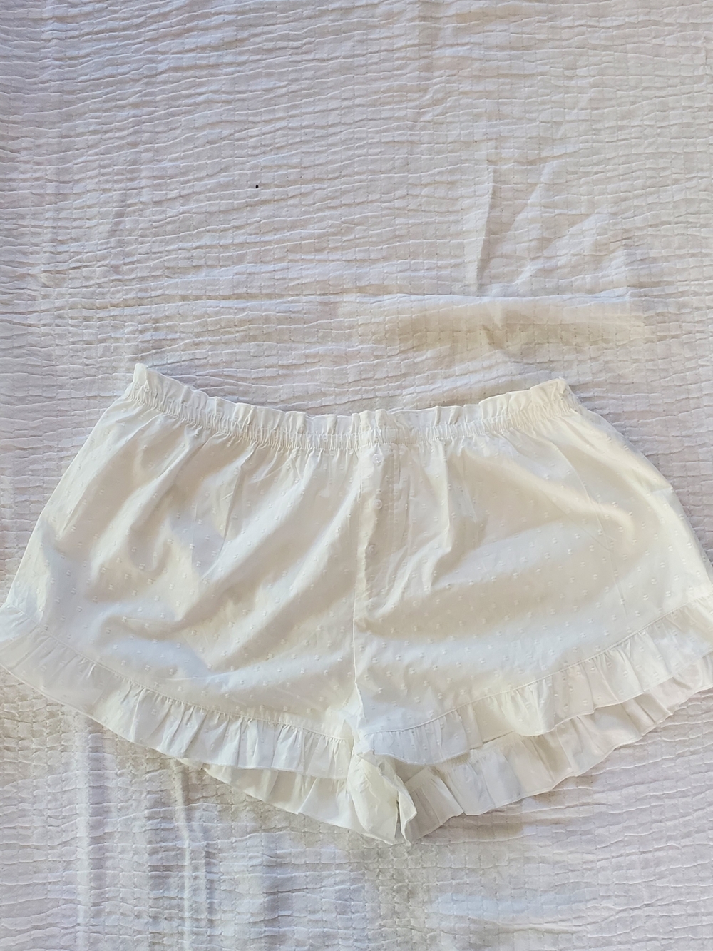 Colsie White Ruffled Dot-Texture Lounge Shorts